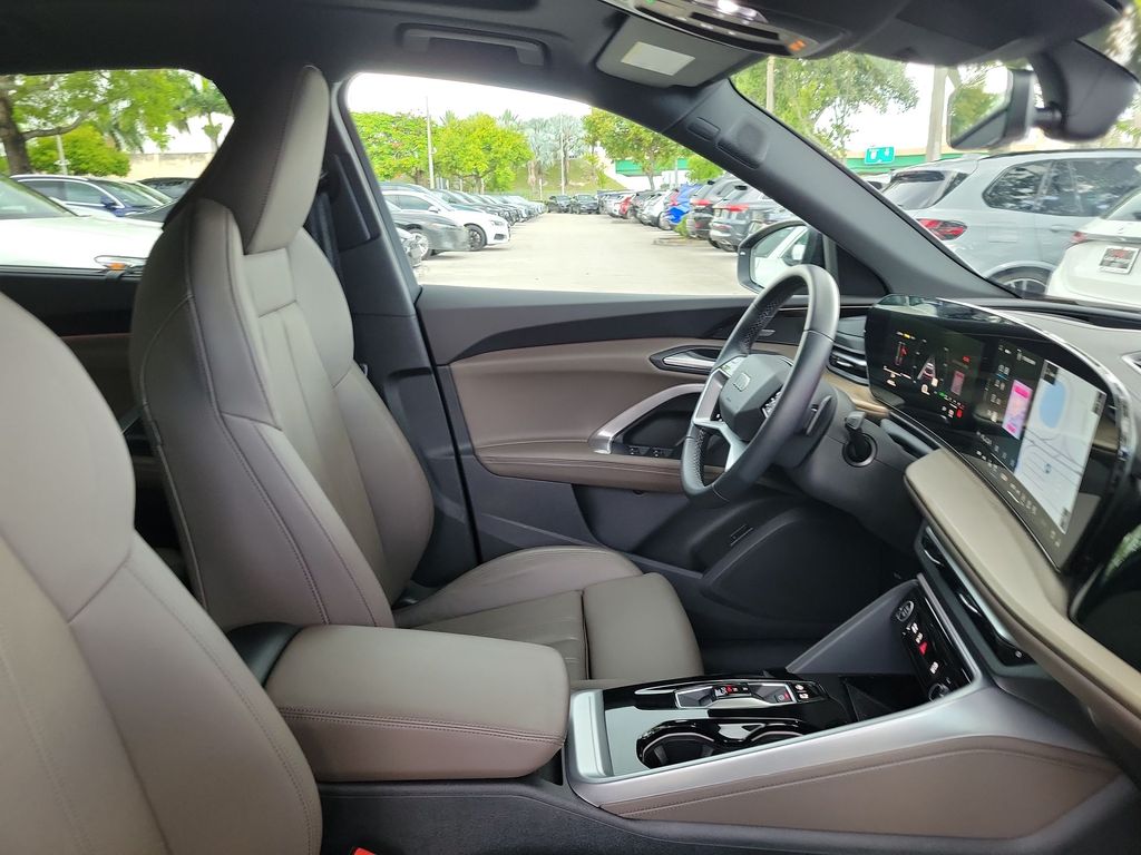 Thumbnail: 2025 Audi Q5 - 11