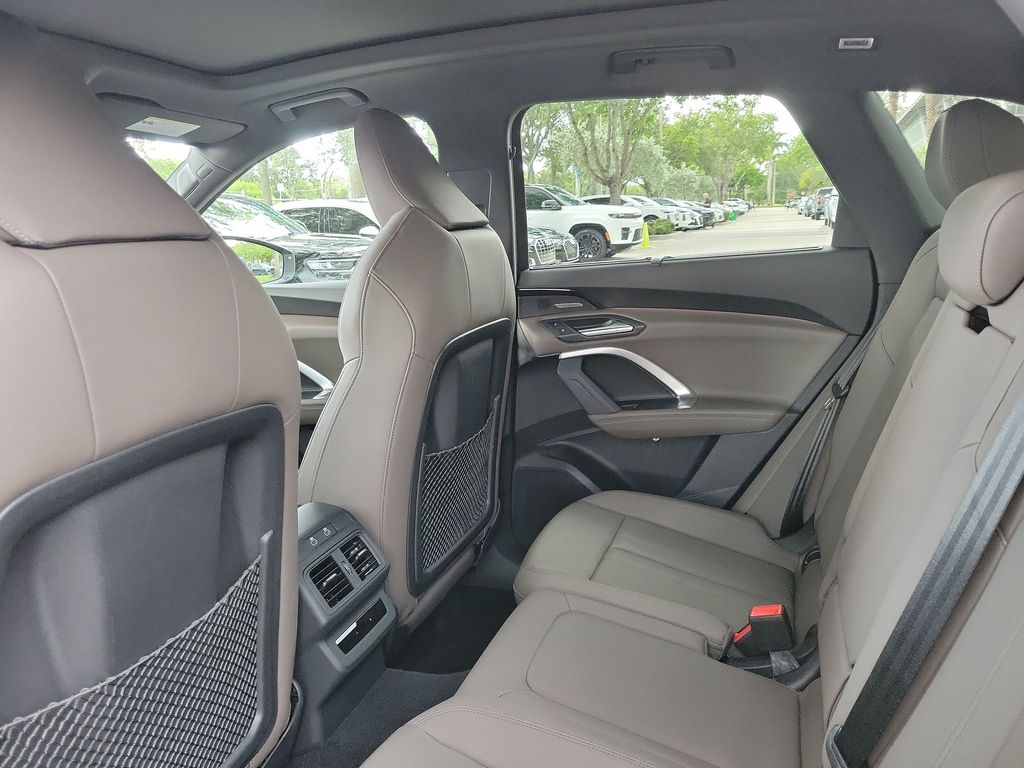 Thumbnail: 2025 Audi Q5 - 12
