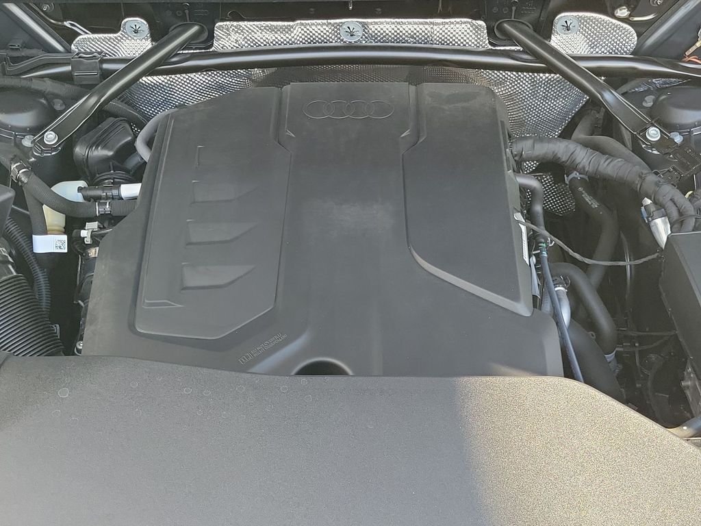 Thumbnail: 2025 Audi Q5 - 9