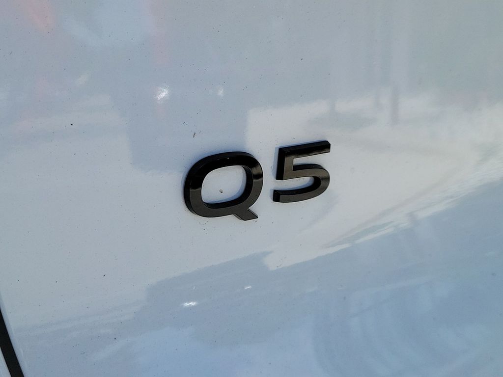 Thumbnail: 2025 Audi Q5 - 7