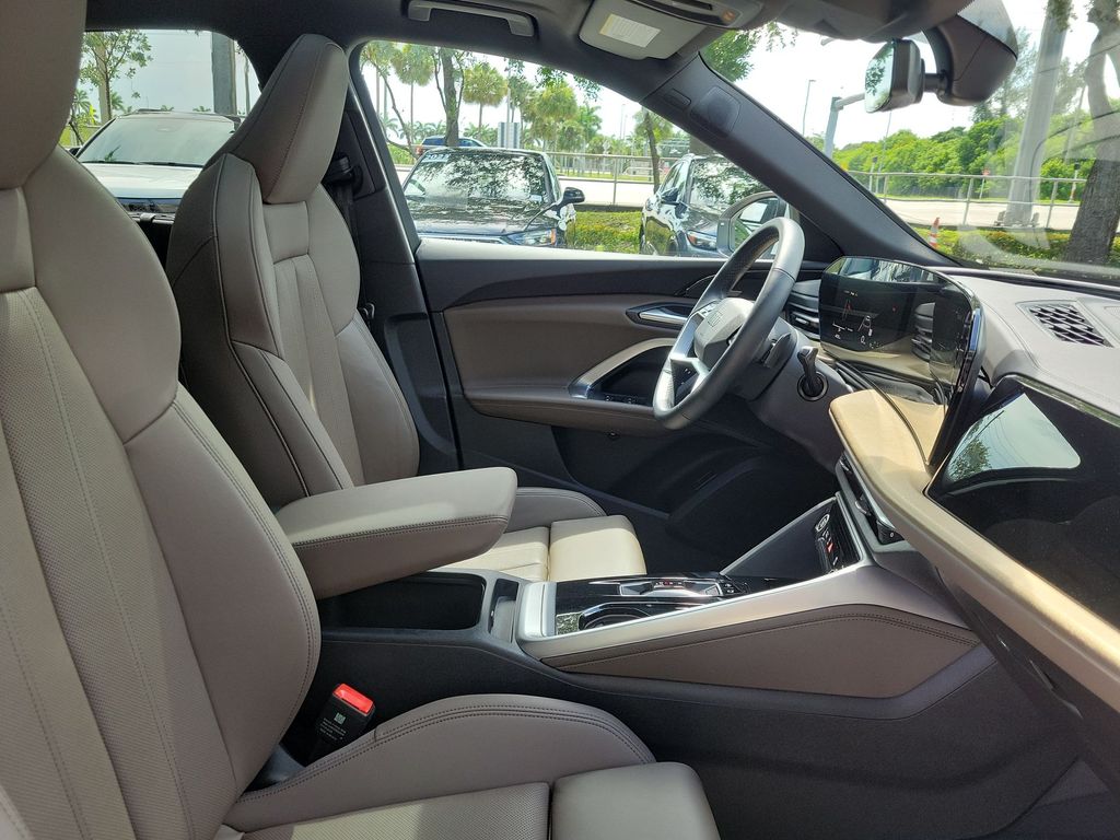 Thumbnail: 2025 Audi Q5 - 12