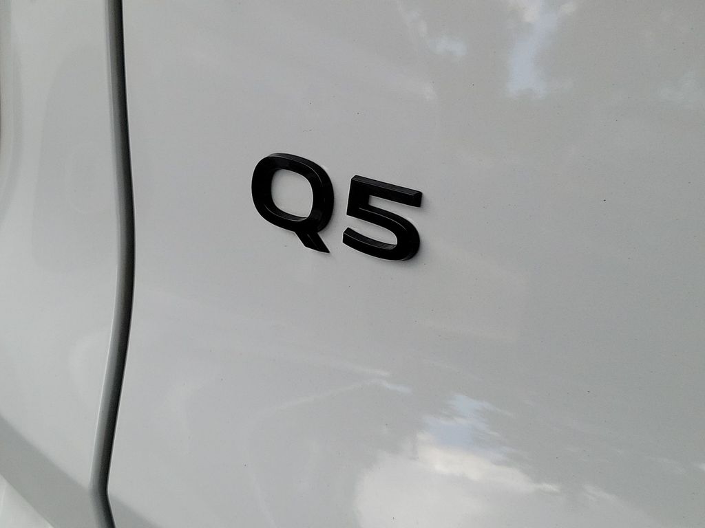 Thumbnail: 2025 Audi Q5 - 7