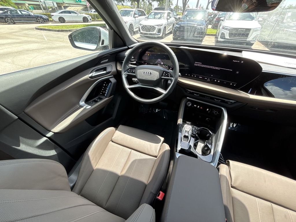 Thumbnail: 2025 Audi Q5 - 10