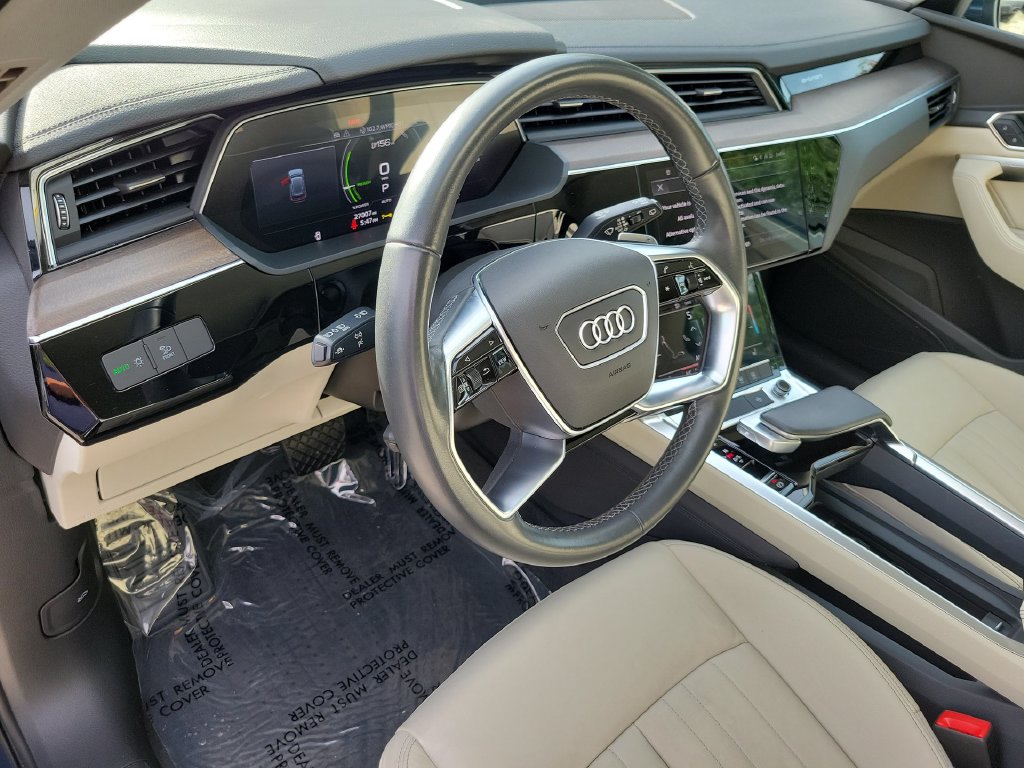 Thumbnail: 2024 Audi Q8 e-tron - 2