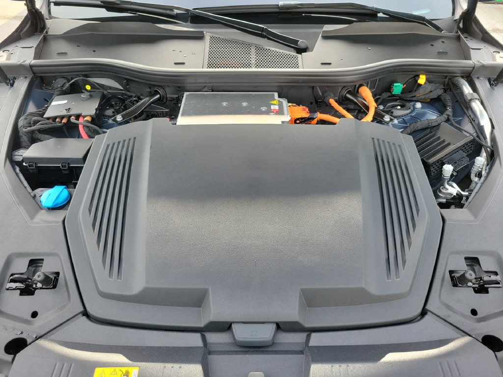 Thumbnail: 2024 Audi Q8 e-tron - 9