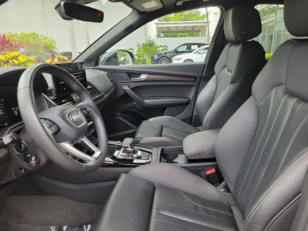 Thumbnail: 2023 Audi Q5 - 11
