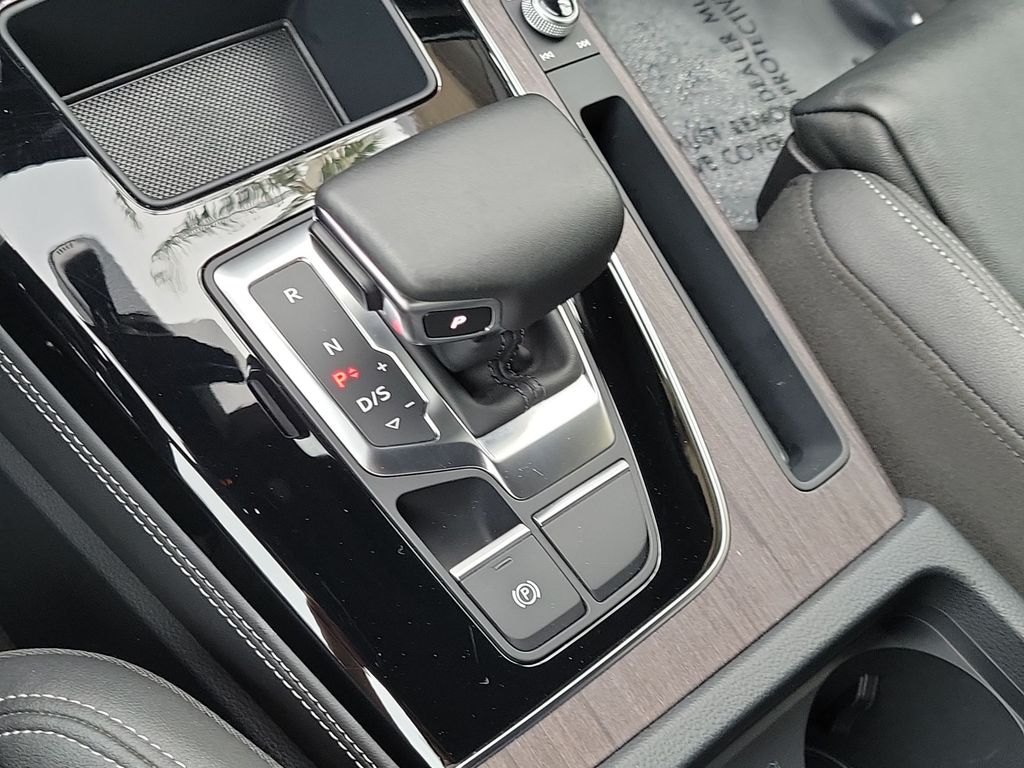Thumbnail: 2023 Audi Q5 - 16