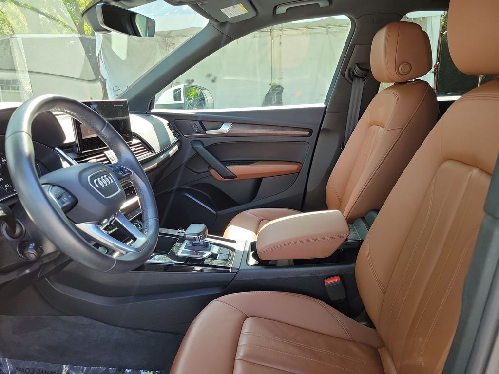 Thumbnail: 2023 Audi Q5 - 10