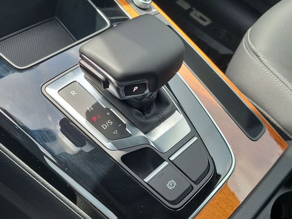Thumbnail: 2023 Audi Q5 - 16