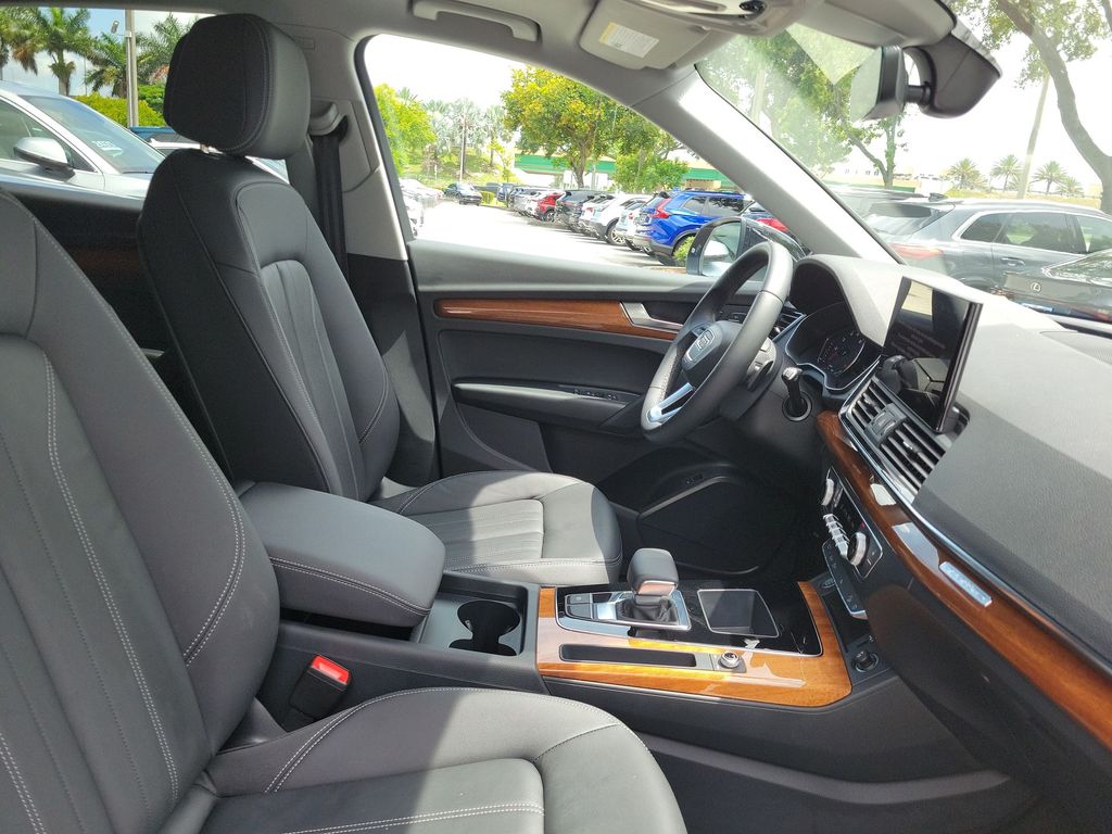 Thumbnail: 2023 Audi Q5 - 12