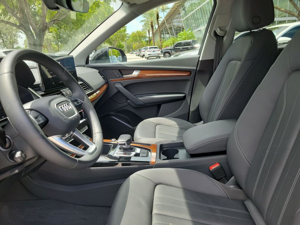 Thumbnail: 2023 Audi Q5 - 11