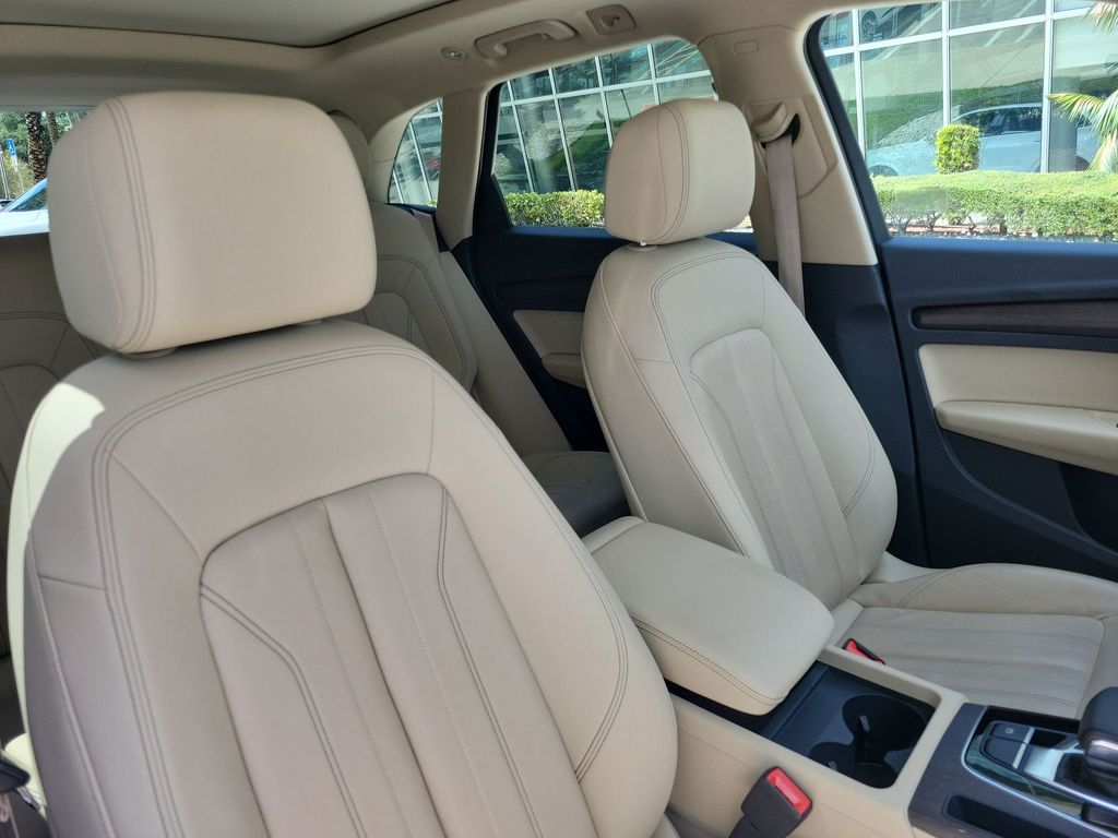 Thumbnail: 2023 Audi Q5 - 12