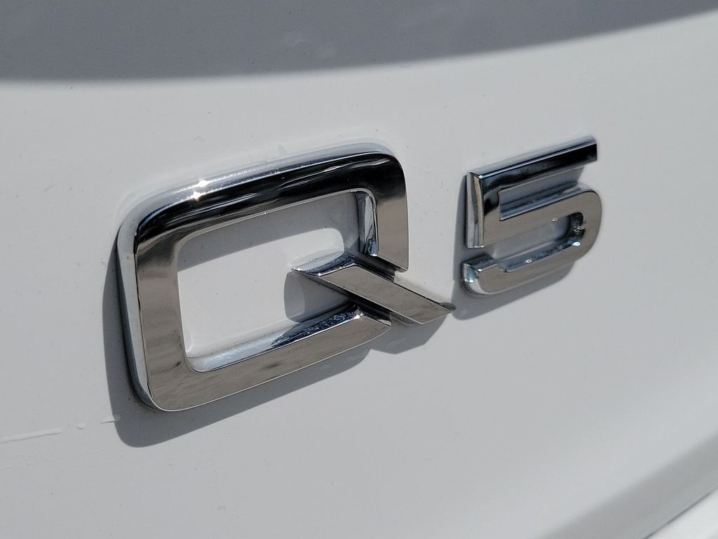 Thumbnail: 2023 Audi Q5 - 7