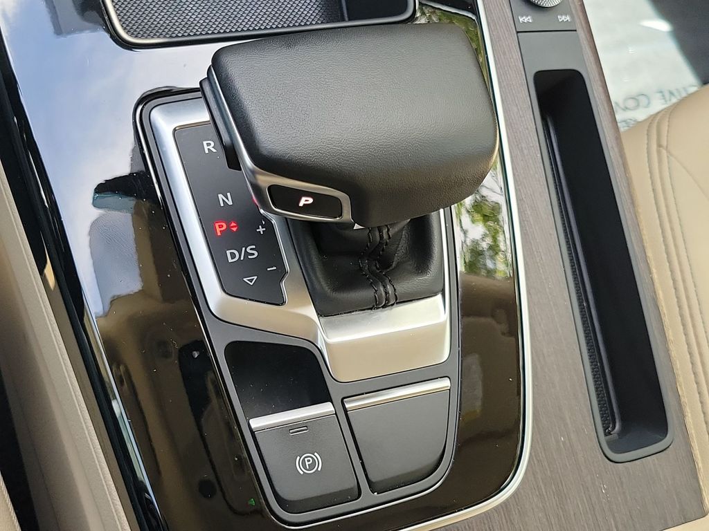 Thumbnail: 2023 Audi Q5 - 16
