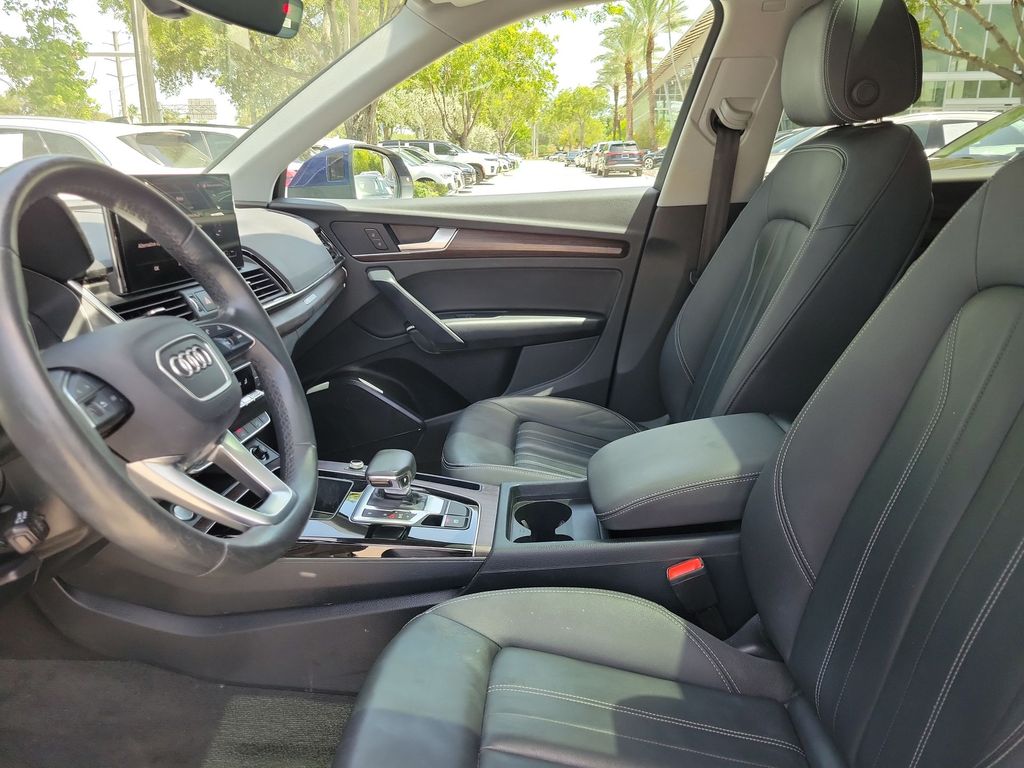 Thumbnail: 2023 Audi Q5 - 9