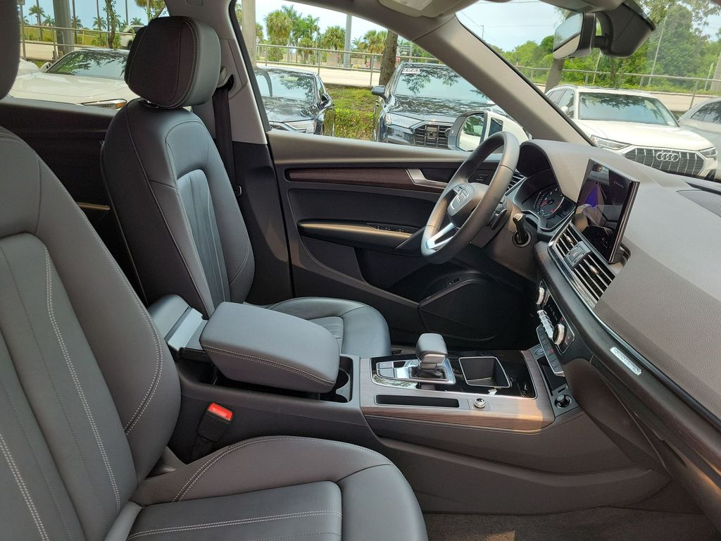 Thumbnail: 2023 Audi Q5 - 12