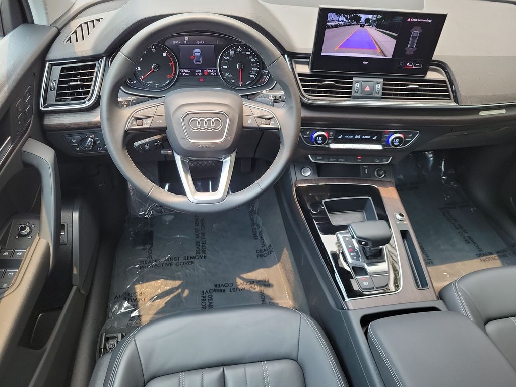 Thumbnail: 2023 Audi Q5 - 10
