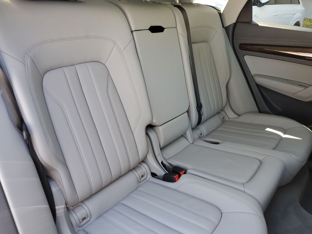 Thumbnail: 2019 Audi Q5 - 19