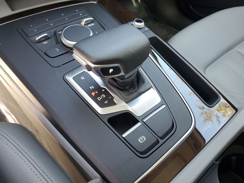 Thumbnail: 2019 Audi Q5 - 15