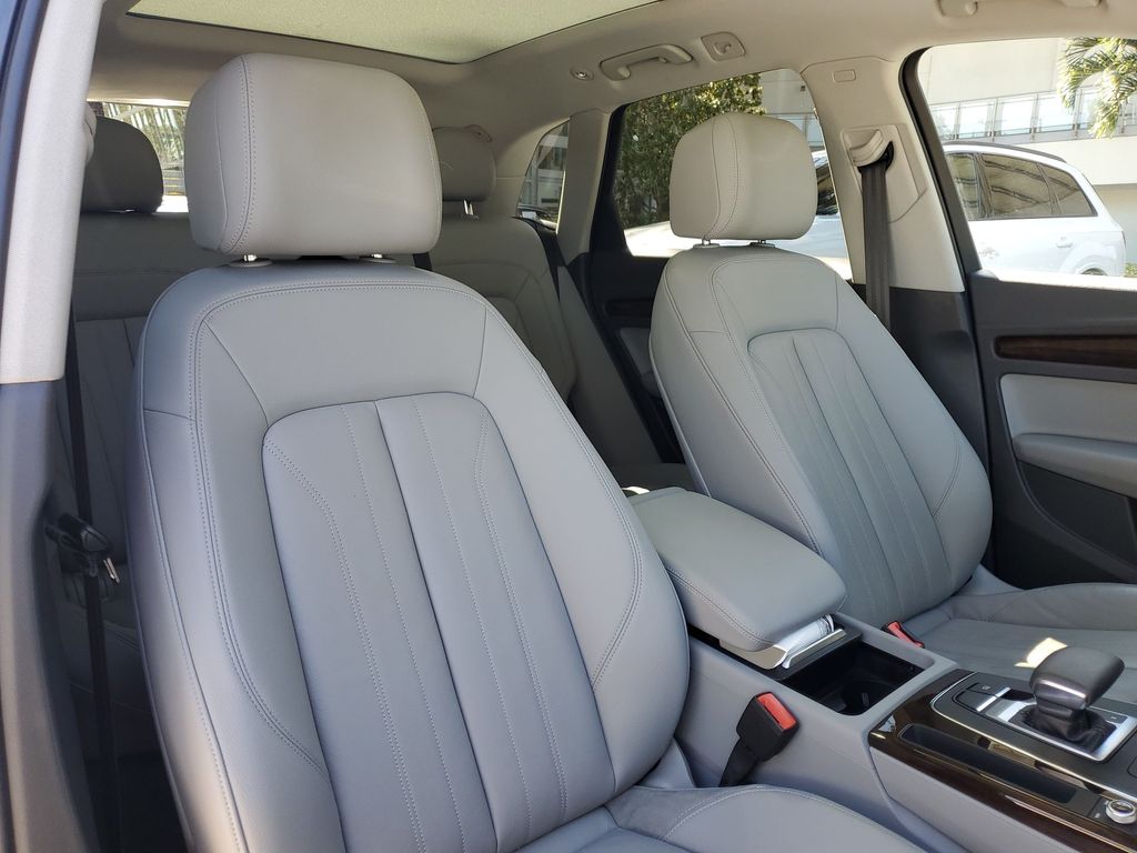 Thumbnail: 2019 Audi Q5 - 11