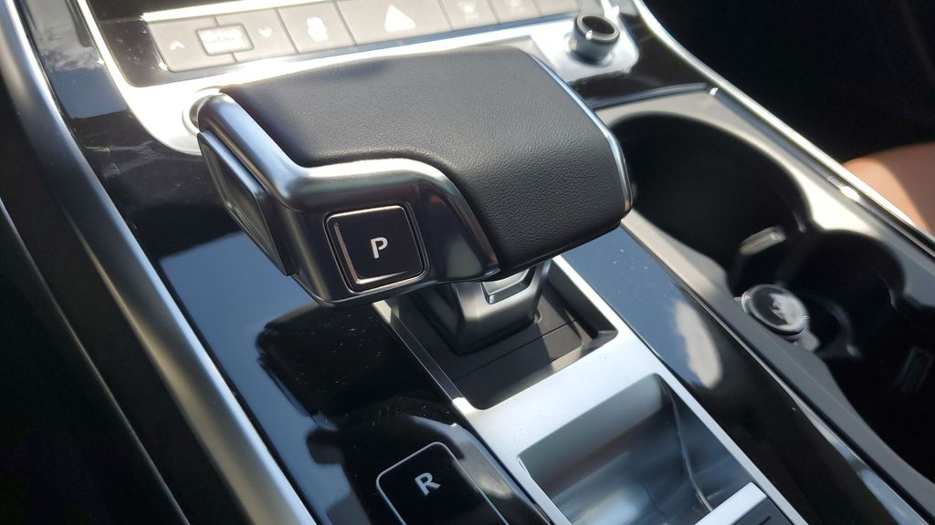 Thumbnail: 2023 Audi Q8 - 36