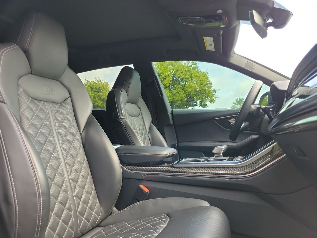 Thumbnail: 2023 Audi SQ8 - 12