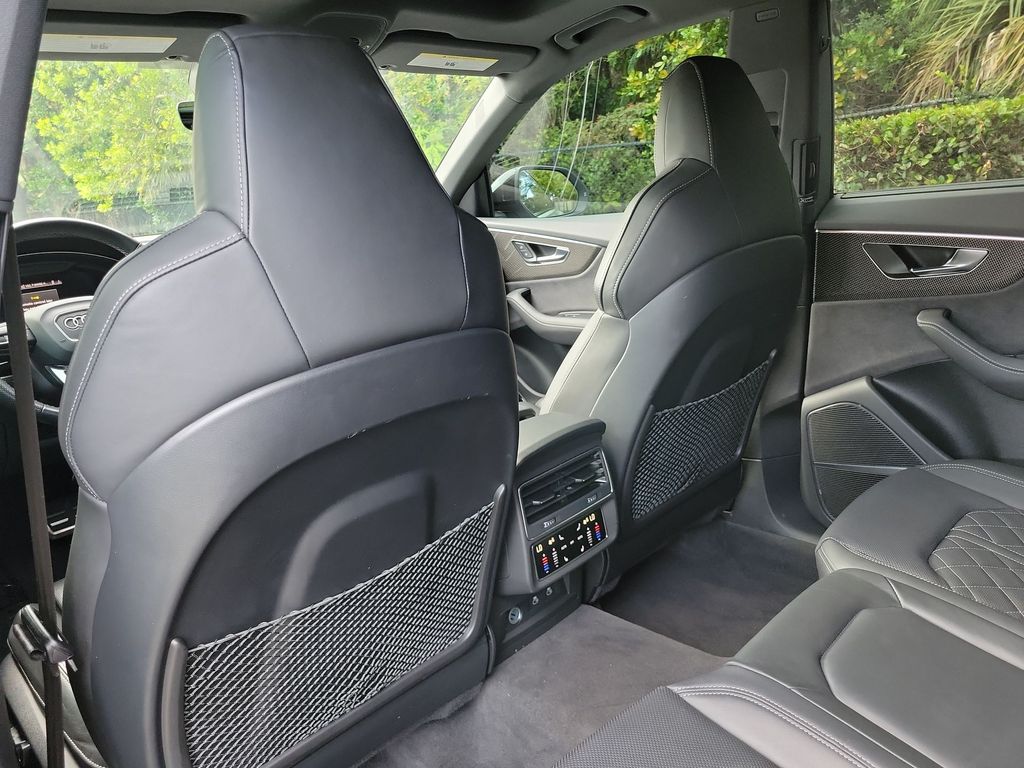 Thumbnail: 2023 Audi SQ8 - 13