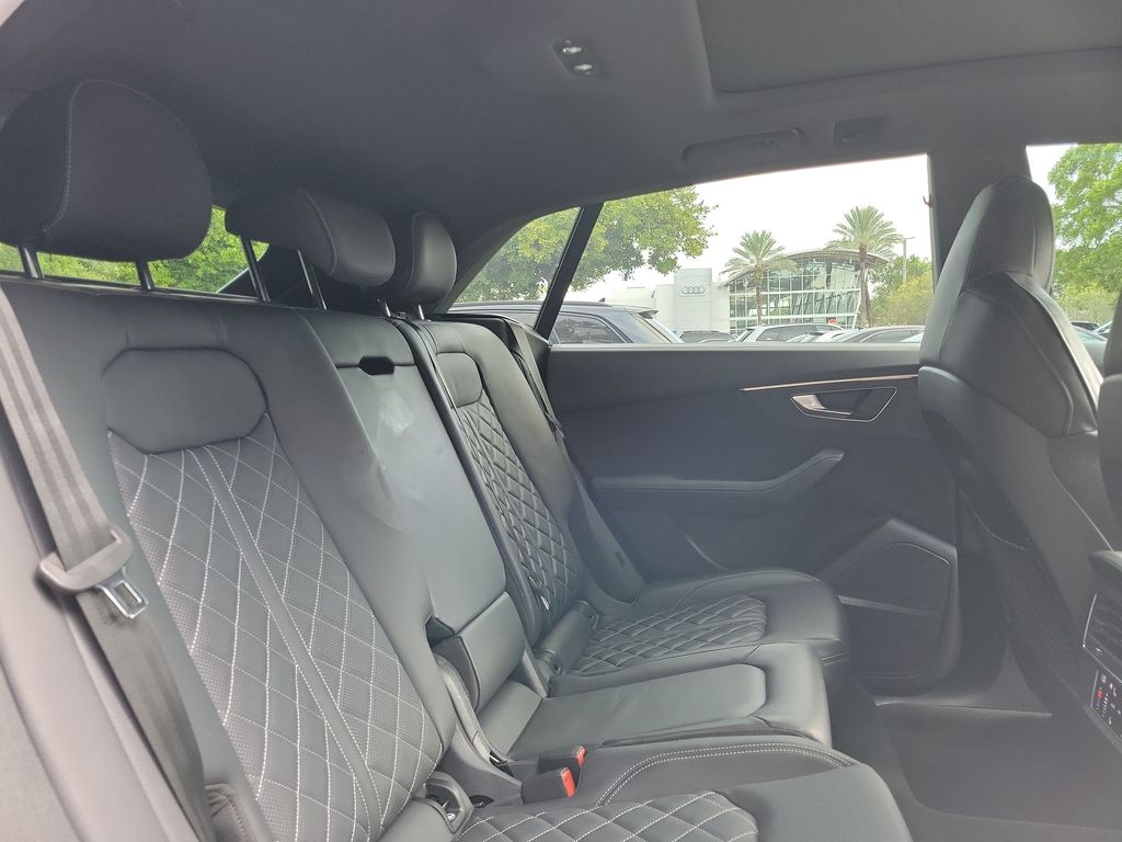 Thumbnail: 2023 Audi SQ8 - 29