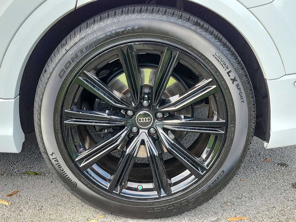 Thumbnail: 2023 Audi SQ8 - 8