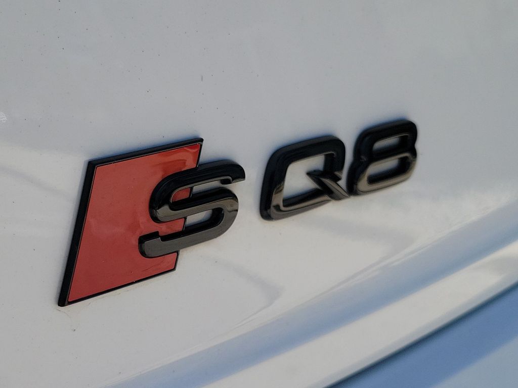 Thumbnail: 2023 Audi SQ8 - 7