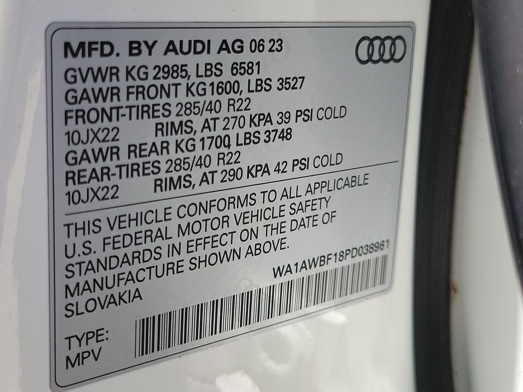 Thumbnail: 2023 Audi SQ8 - 18