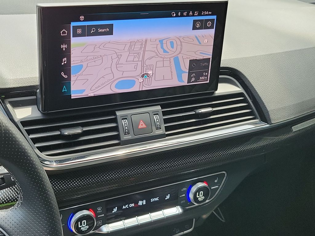 Thumbnail: 2023 Audi SQ5 - 15