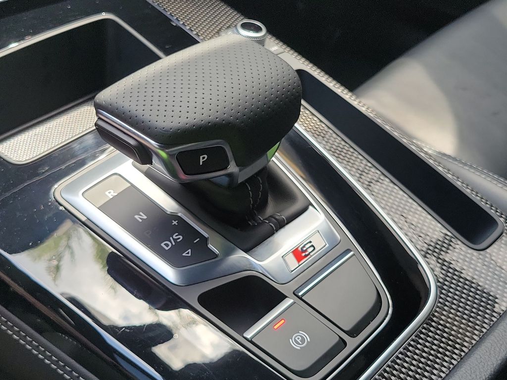 Thumbnail: 2023 Audi SQ5 - 16
