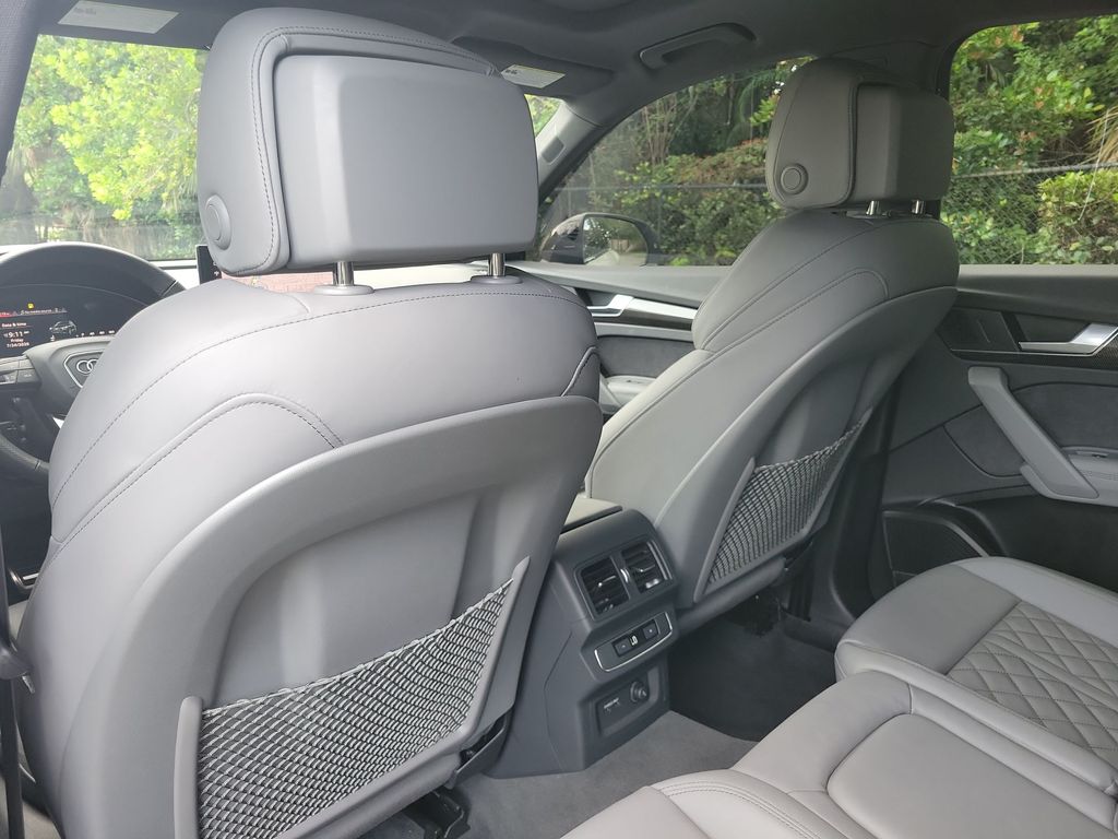 Thumbnail: 2025 Audi SQ5 - 13