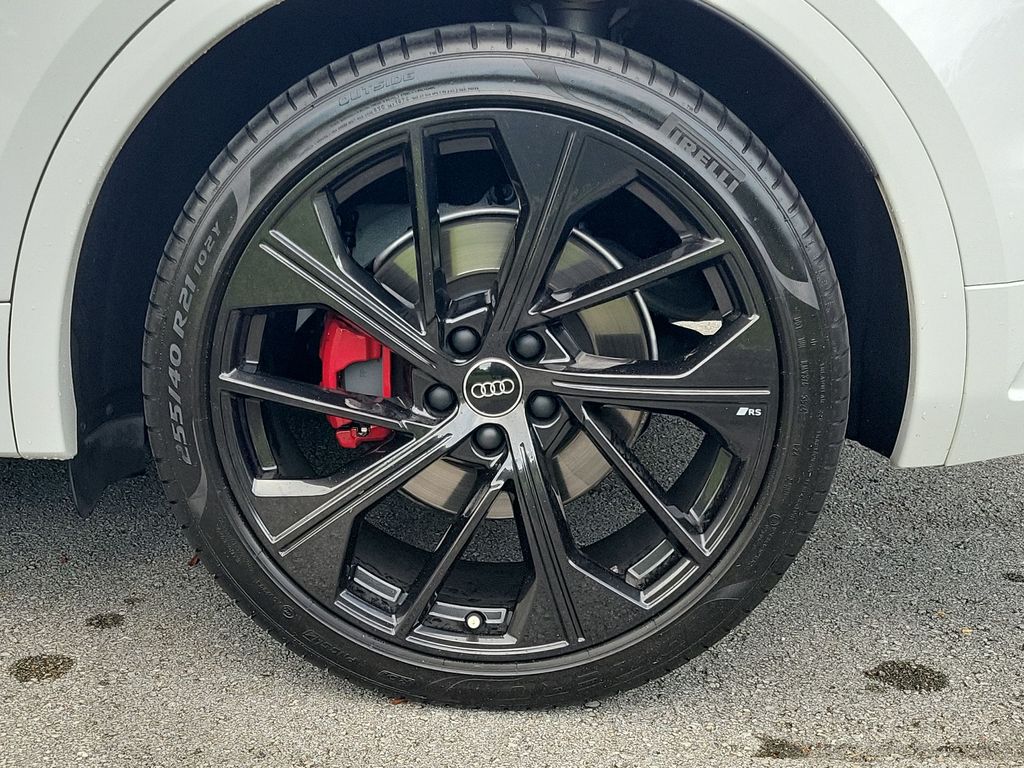 Thumbnail: 2025 Audi SQ5 - 8