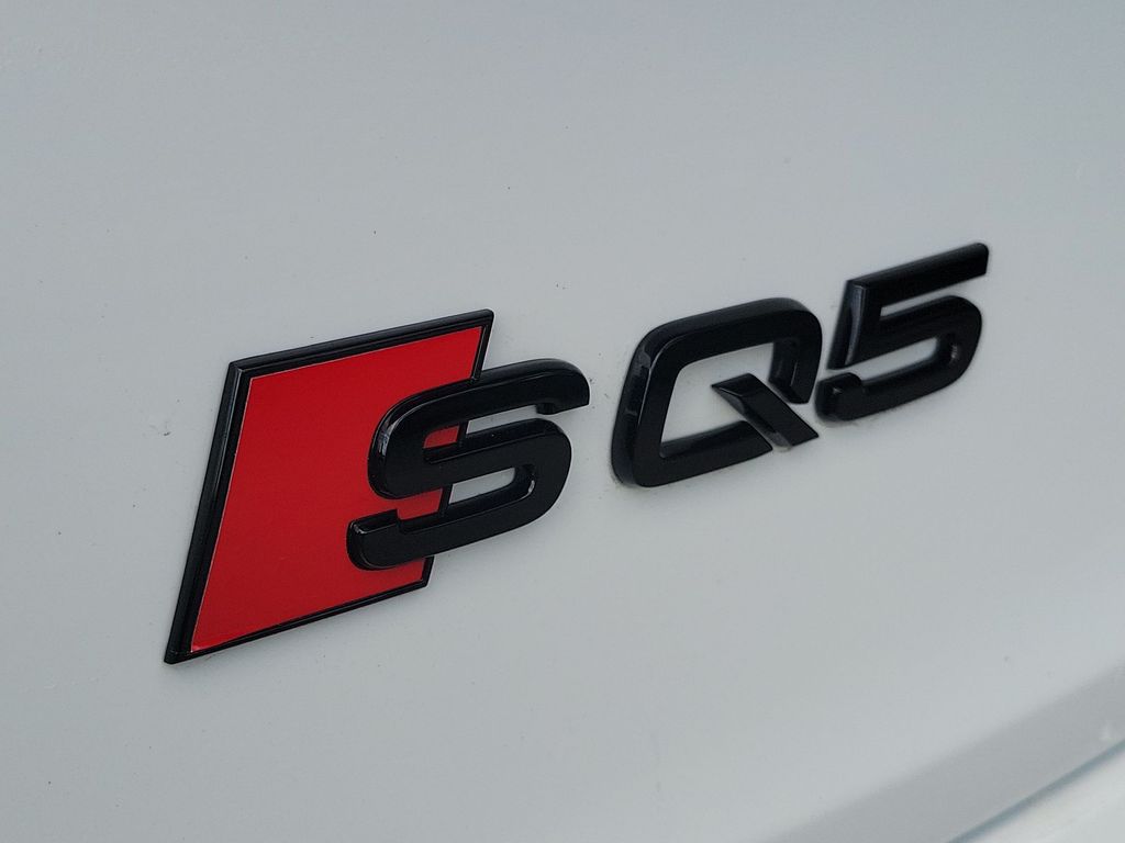 Thumbnail: 2025 Audi SQ5 - 7