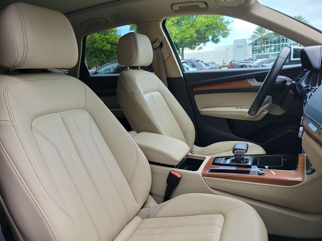 Thumbnail: 2021 Audi Q5 - 12