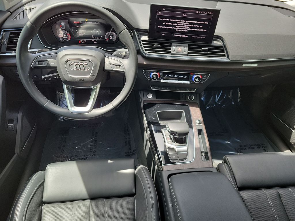 Thumbnail: 2023 Audi Q5 - 10