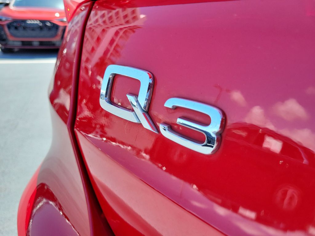 Thumbnail: 2021 Audi Q3 - 7