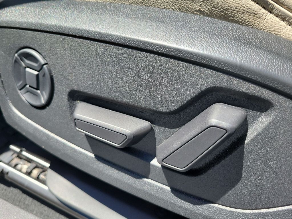 Thumbnail: 2021 Audi Q3 - 23