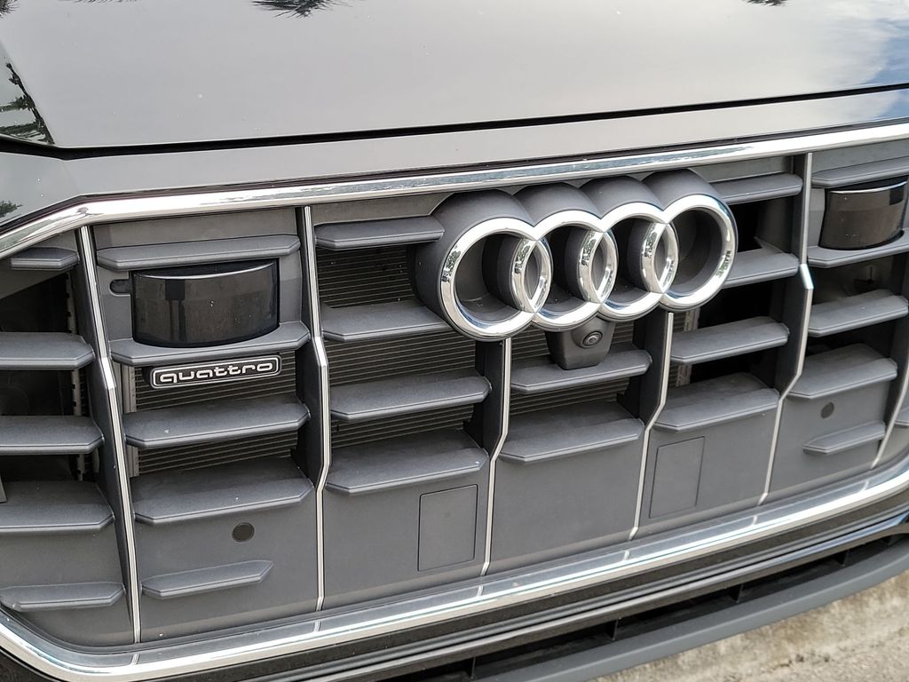 Thumbnail: 2023 Audi Q8 - 5