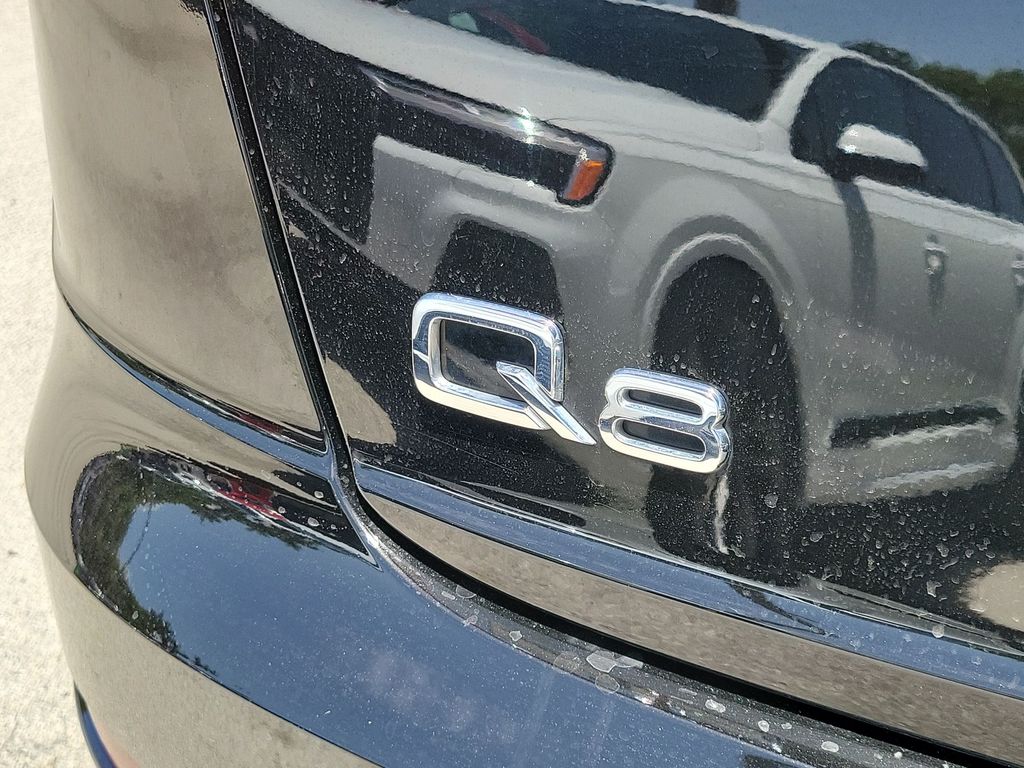 Thumbnail: 2023 Audi Q8 - 7