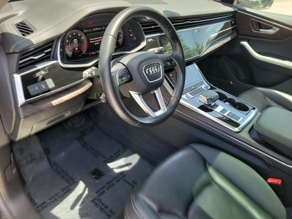 Thumbnail: 2023 Audi Q8 - 2