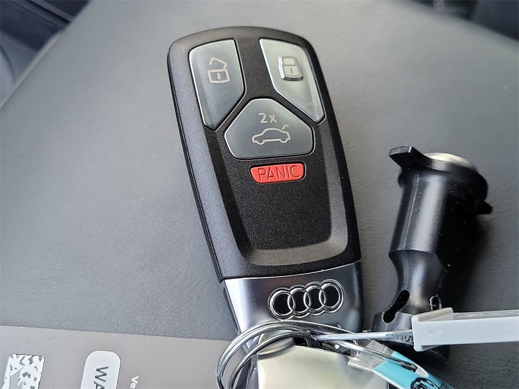 Thumbnail: 2023 Audi SQ5 - 17