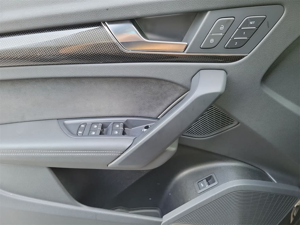 Thumbnail: 2023 Audi SQ5 - 21