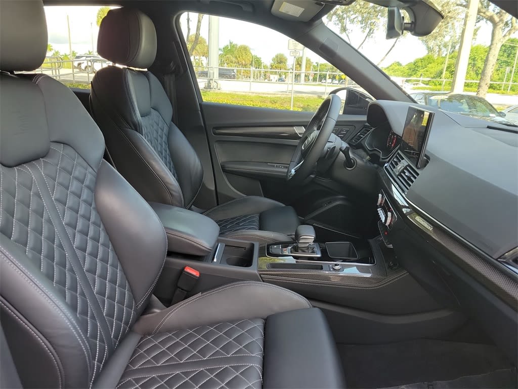 Thumbnail: 2023 Audi SQ5 - 11