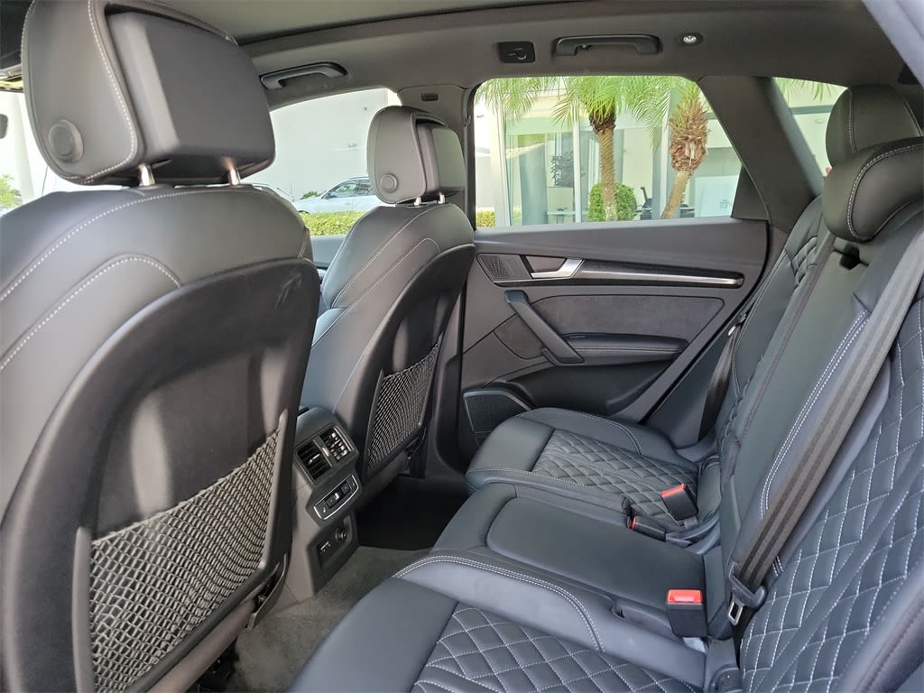 Thumbnail: 2023 Audi SQ5 - 12