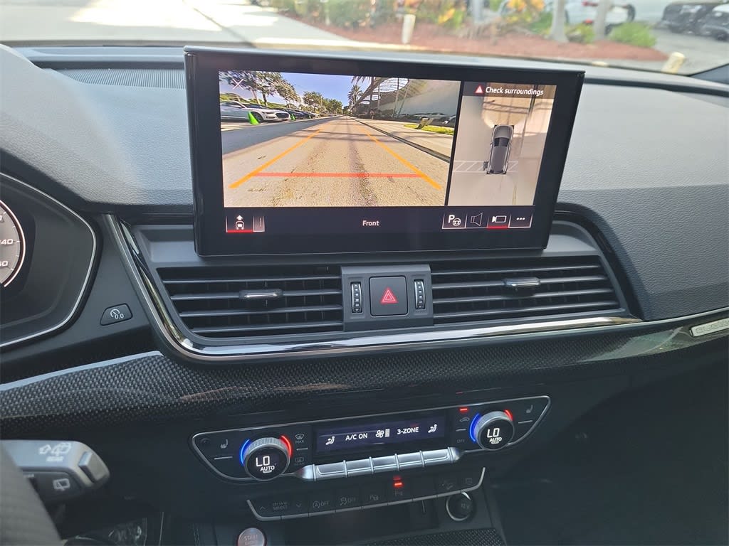 Thumbnail: 2023 Audi SQ5 - 14