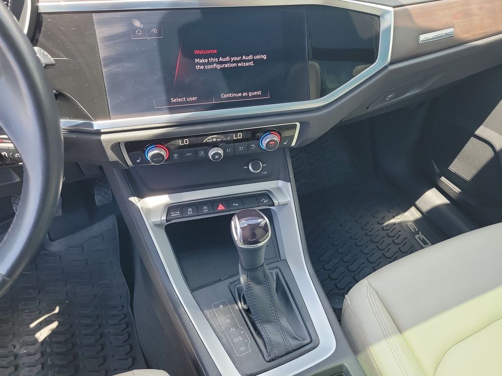 Thumbnail: 2022 Audi Q3 - 15