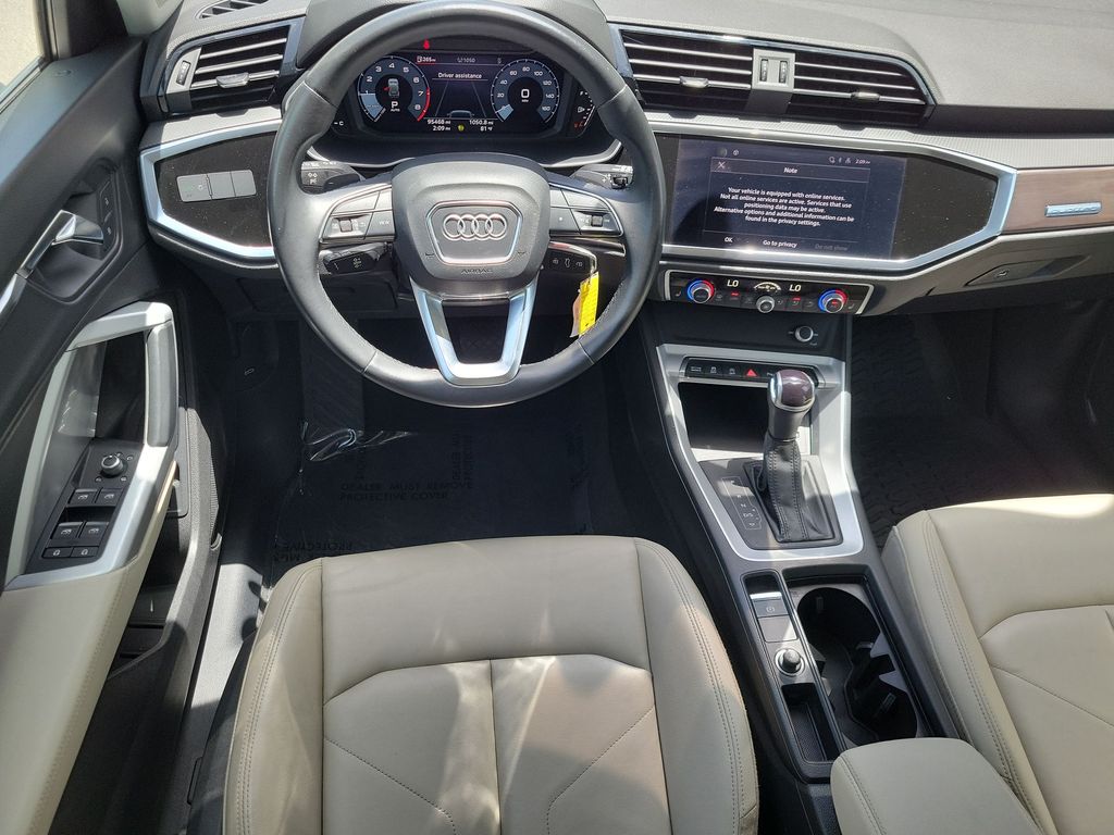 Thumbnail: 2022 Audi Q3 - 10